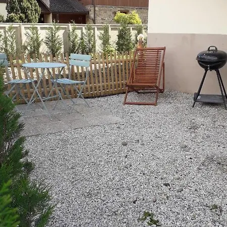 Enclos Savoyard Meublé 1chambre 1 Canapé Lits 3personnes Appartement *