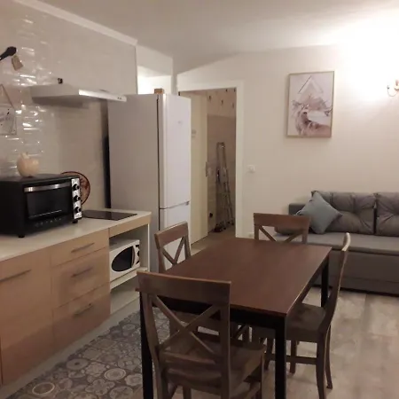 Enclos Savoyard Meublé 1chambre 1 Canapé Lits 3personnes
