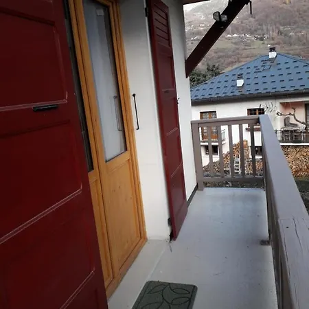 Enclos Savoyard Meublé 1chambre 1 Canapé Lits 3personnes Grand-Aigueblanche